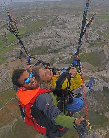Göremede yamaç paraşütü